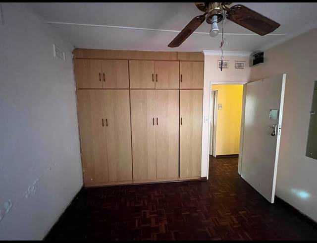 5 BEDROOM FREEHOLD FOR SALE IN BARNS